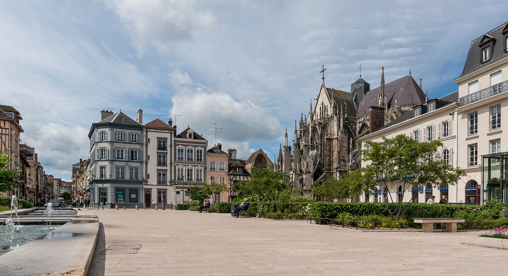 Place de la liberation à Troyes